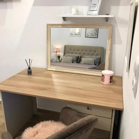 New Delux With Wooden Floor *
