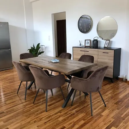 Apartment New Delux With Wooden Floor